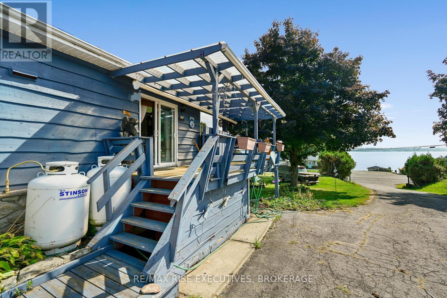 1578 County Road 2, Augusta, ON - Outdoor