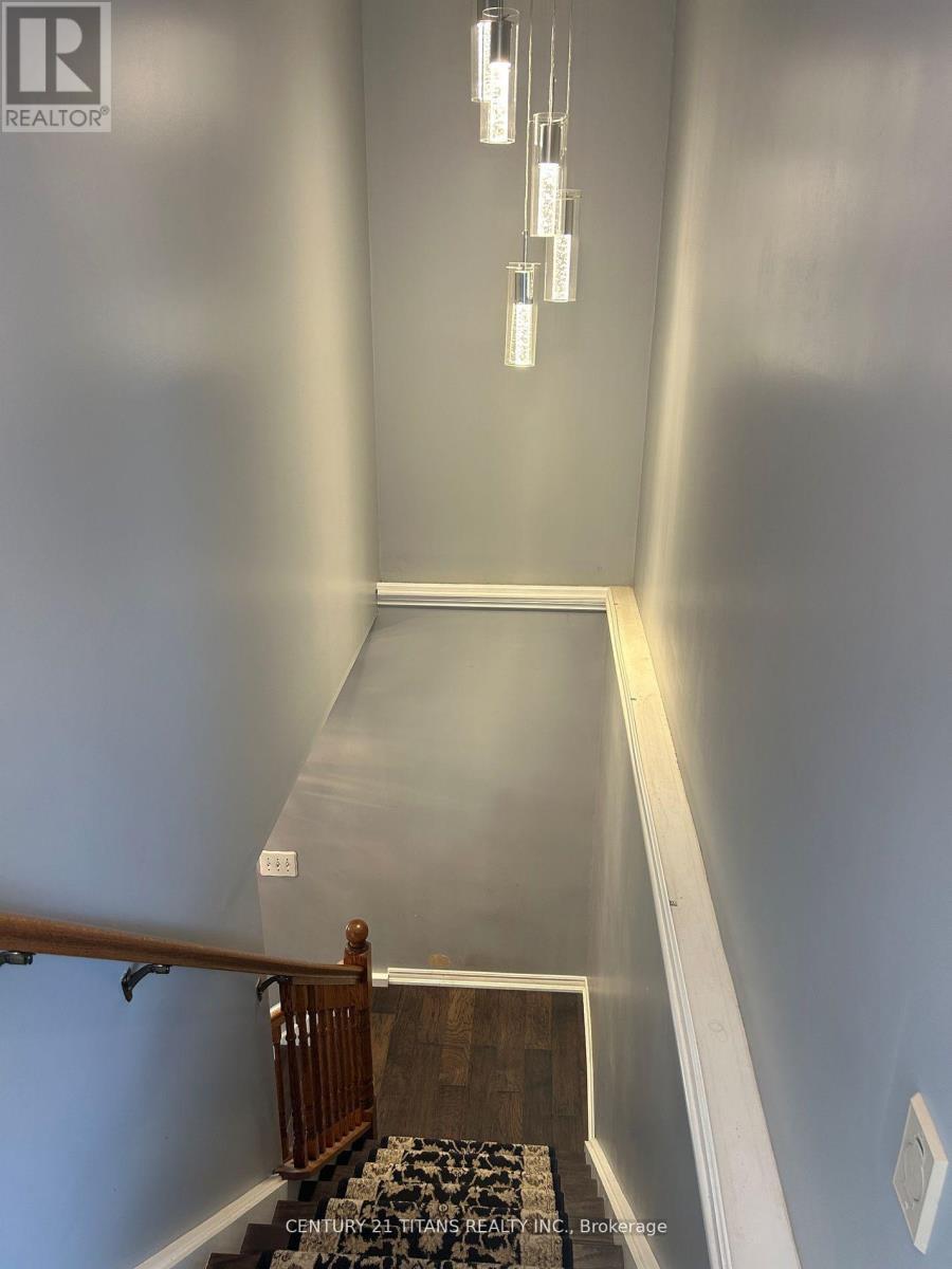 Main - 349 Carnaby Court, Oshawa, ON - Indoor Photo Showing Other Room