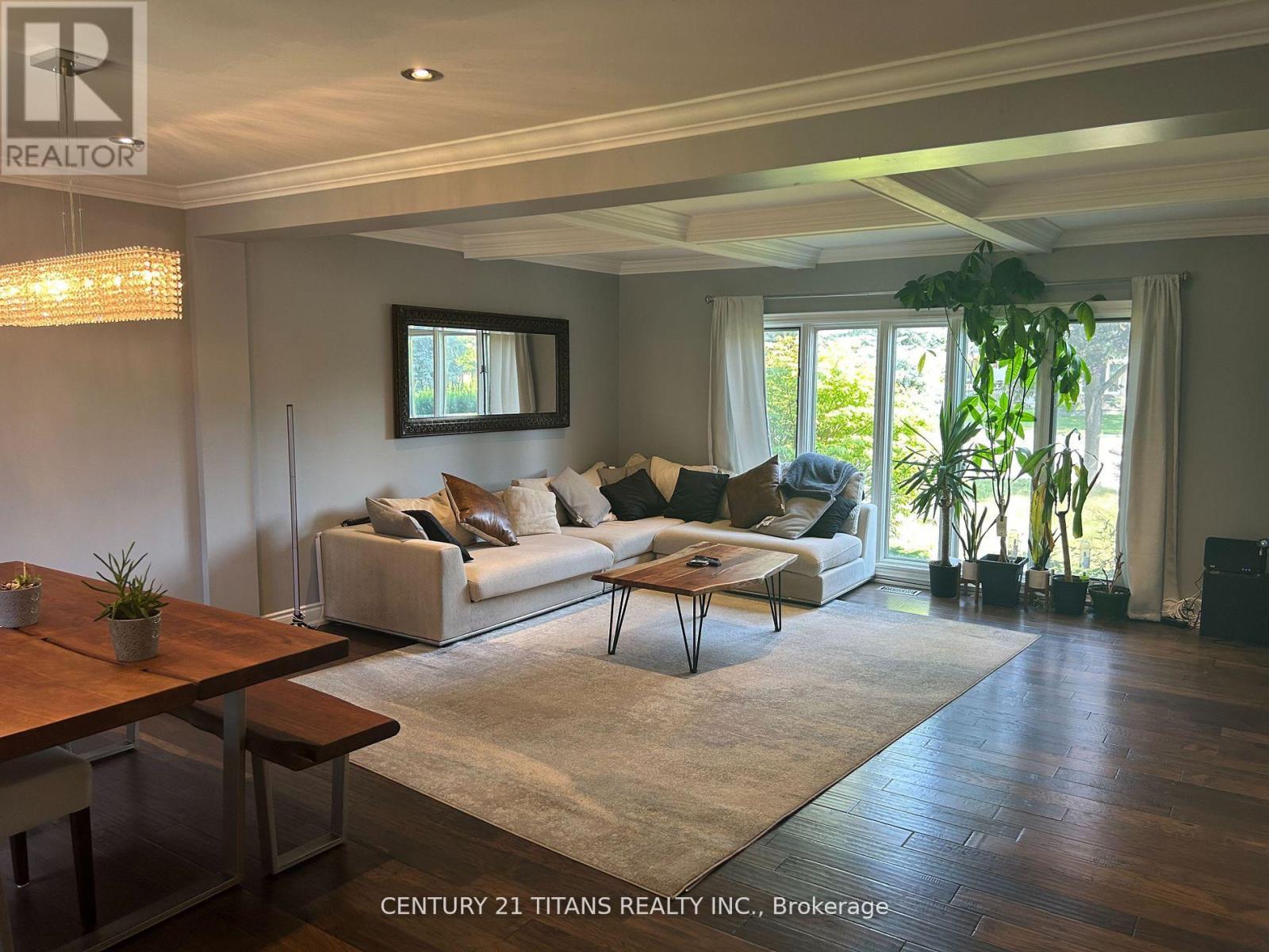 Main - 349 Carnaby Court, Oshawa, ON - Indoor Photo Showing Living Room