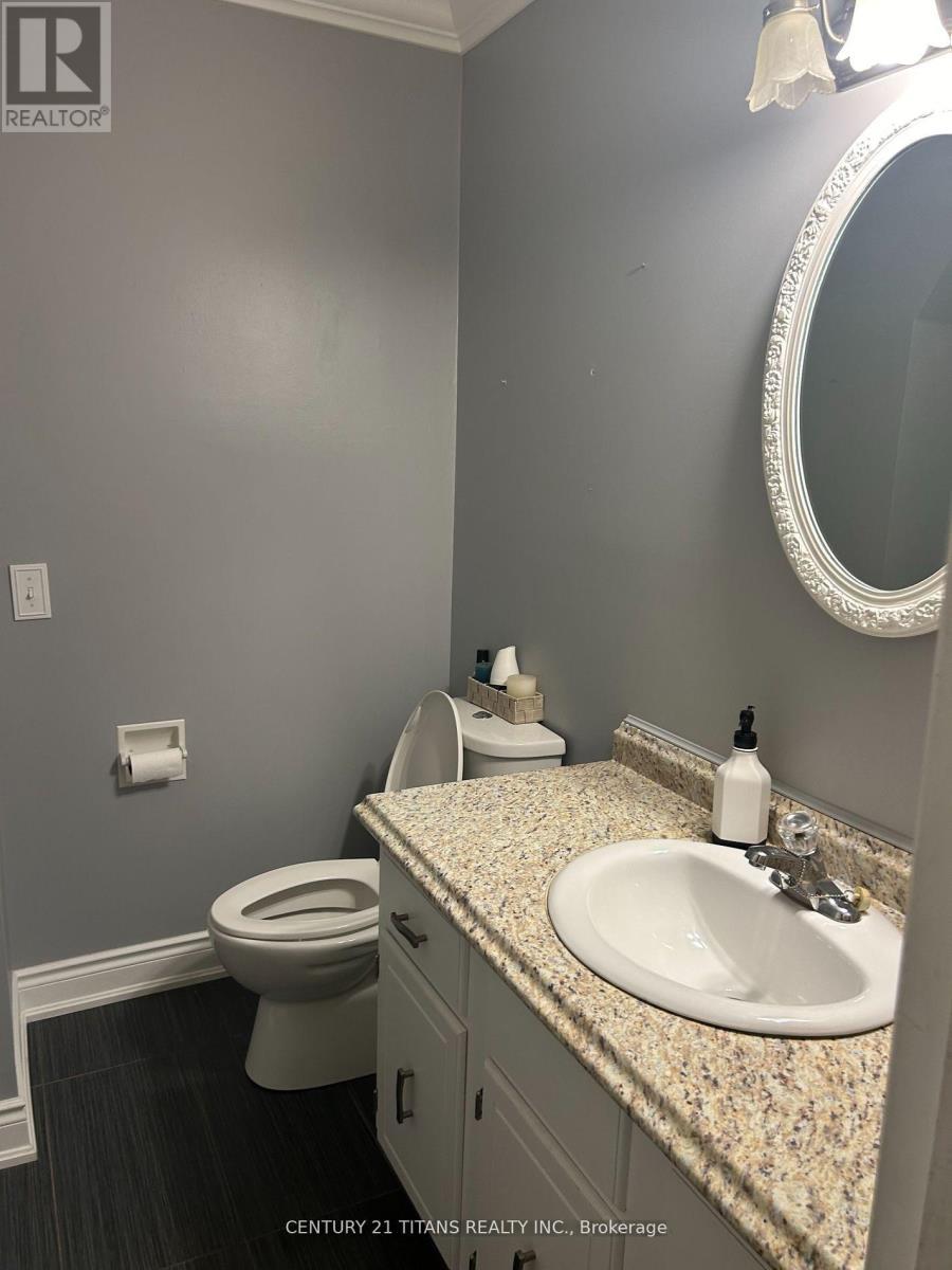 Main - 349 Carnaby Court, Oshawa, ON - Indoor Photo Showing Bathroom