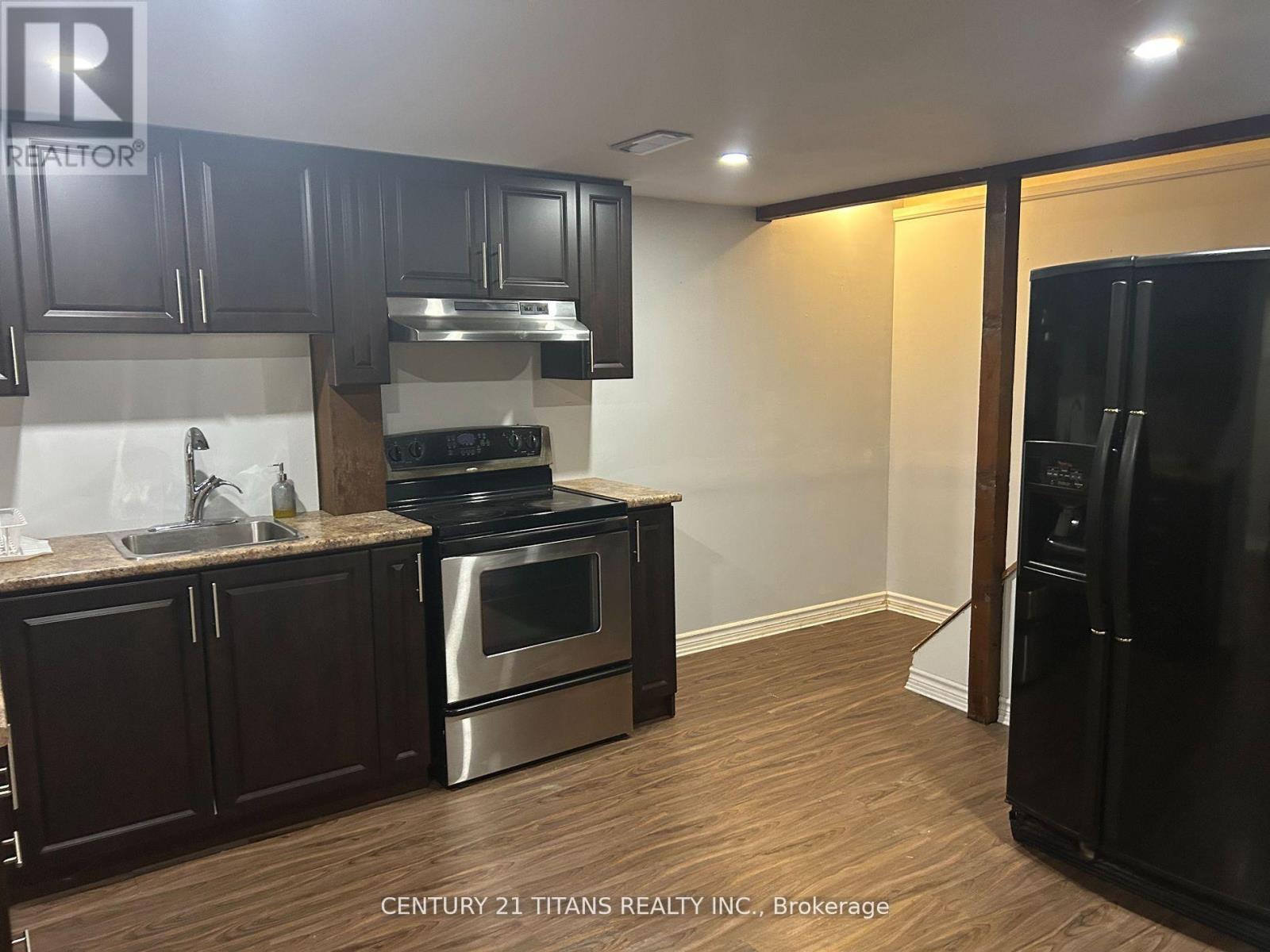 Bsmt - 349 Carnaby Court, Oshawa, ON - Indoor Photo Showing Kitchen