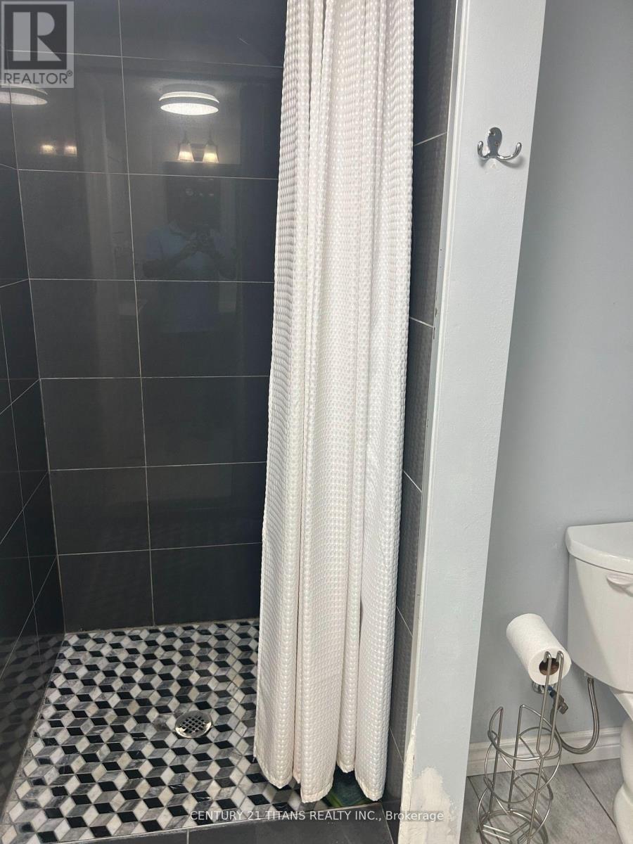 Bsmt - 349 Carnaby Court, Oshawa, ON - Indoor Photo Showing Bathroom