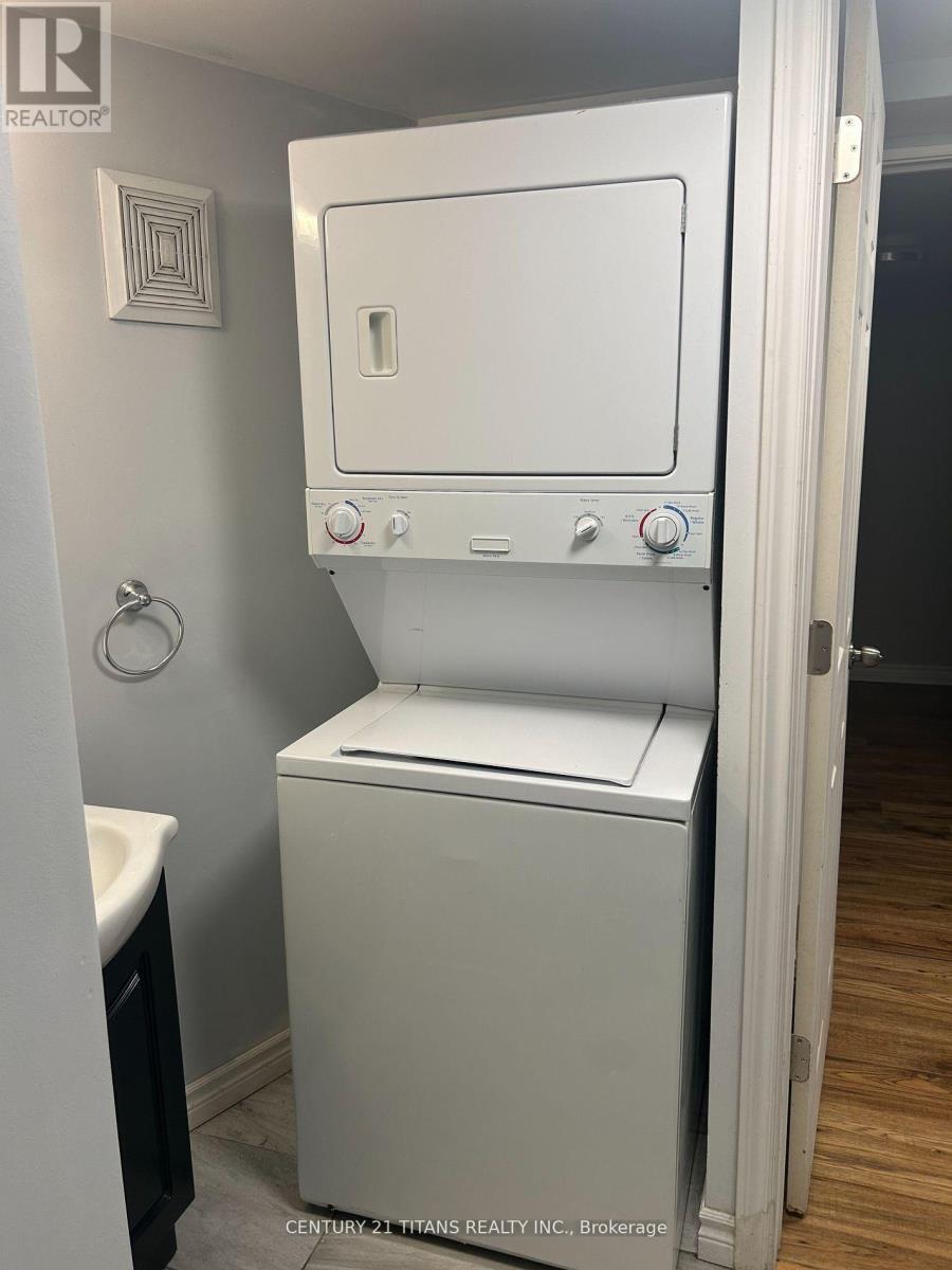Bsmt - 349 Carnaby Court, Oshawa, ON - Indoor Photo Showing Laundry Room