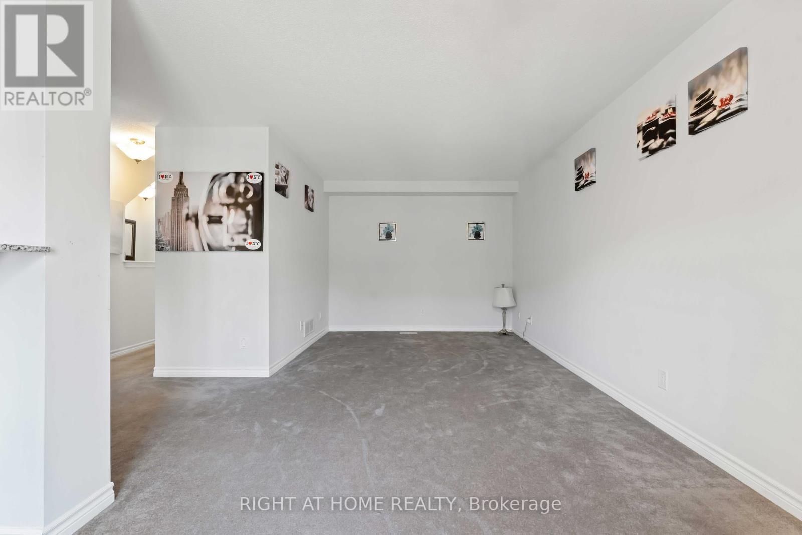 411 Gerardia Lane, Ottawa, ON - Indoor Photo Showing Other Room