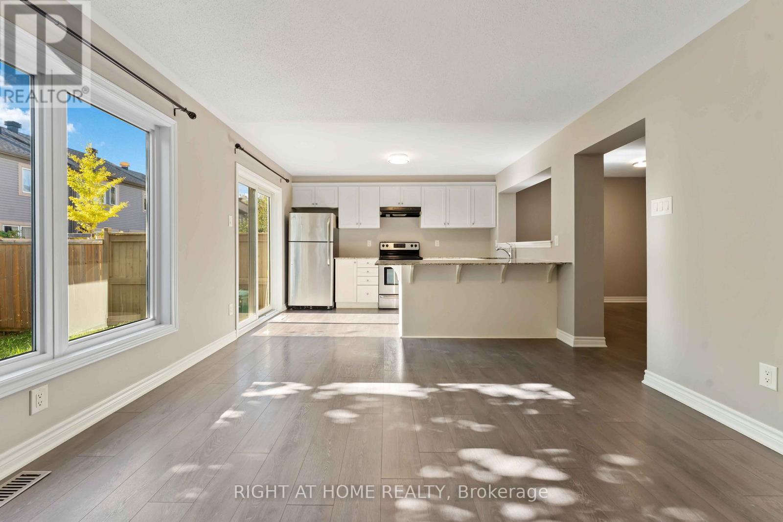 113 Maestro Avenue, Ottawa, ON - Indoor