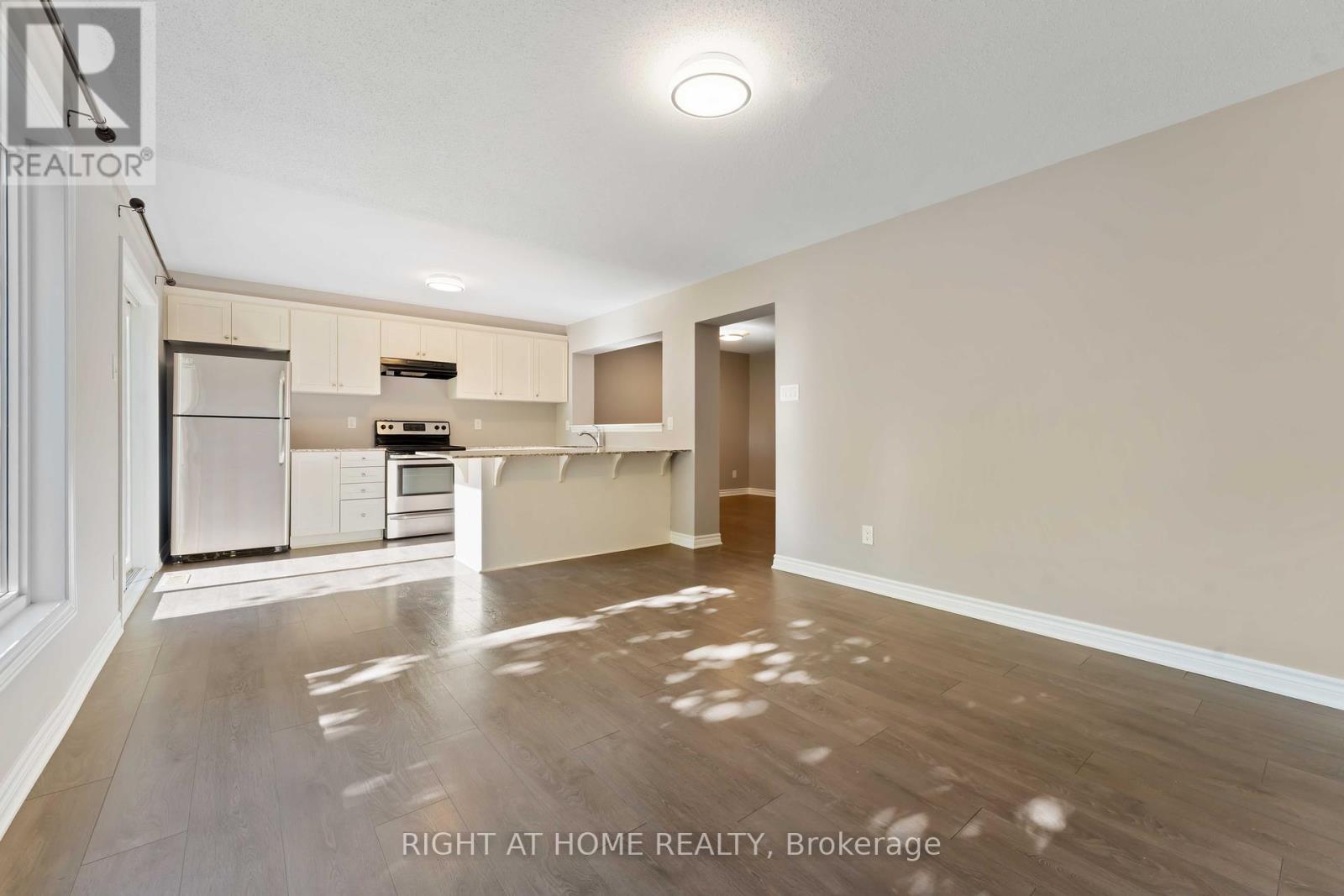 113 Maestro Avenue, Ottawa, ON - Indoor