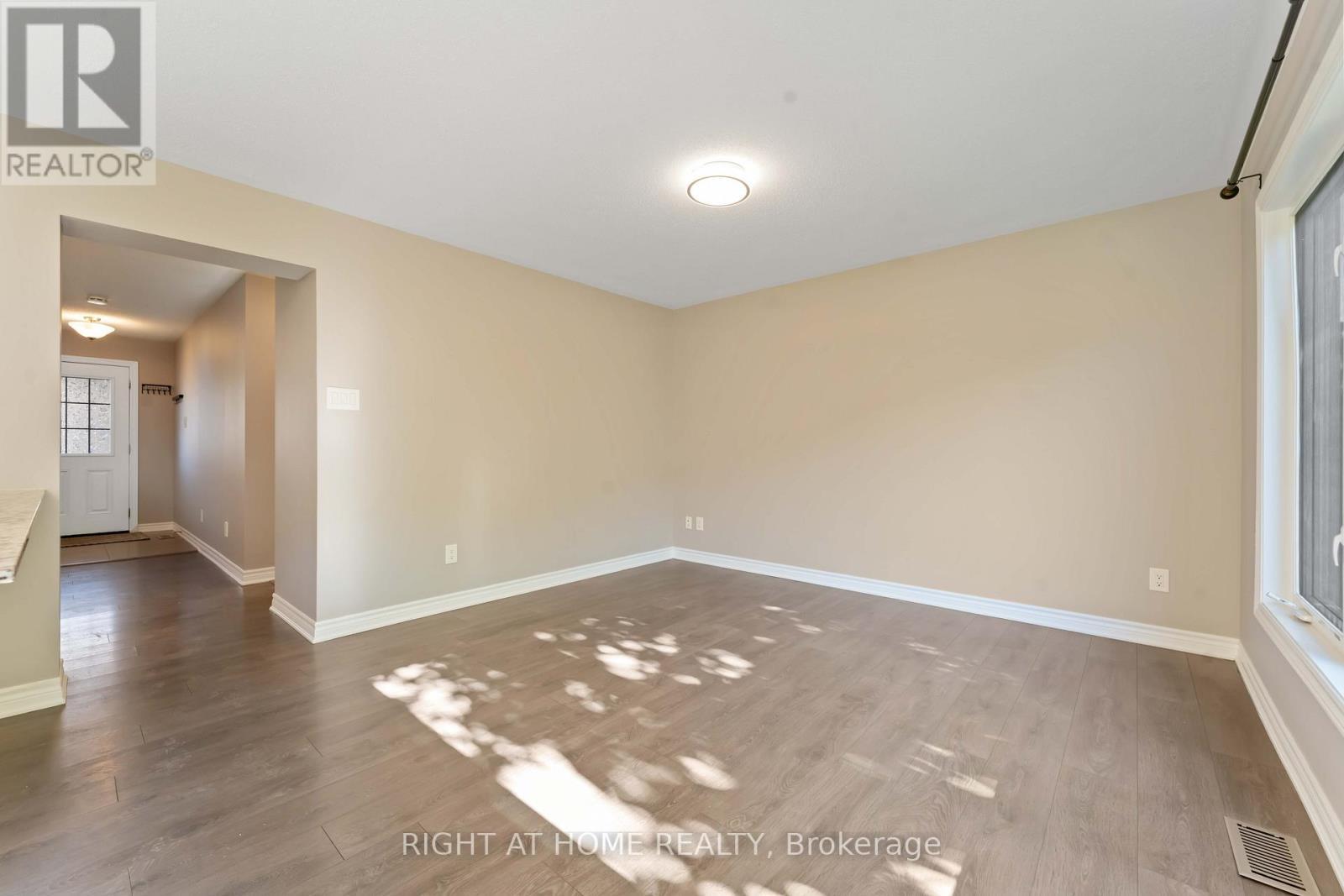 113 Maestro Avenue, Ottawa, ON - Indoor Photo Showing Other Room