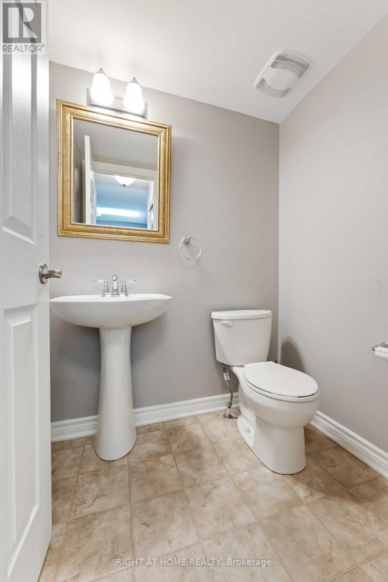 113 Maestro Avenue, Ottawa, ON - Indoor Photo Showing Bathroom