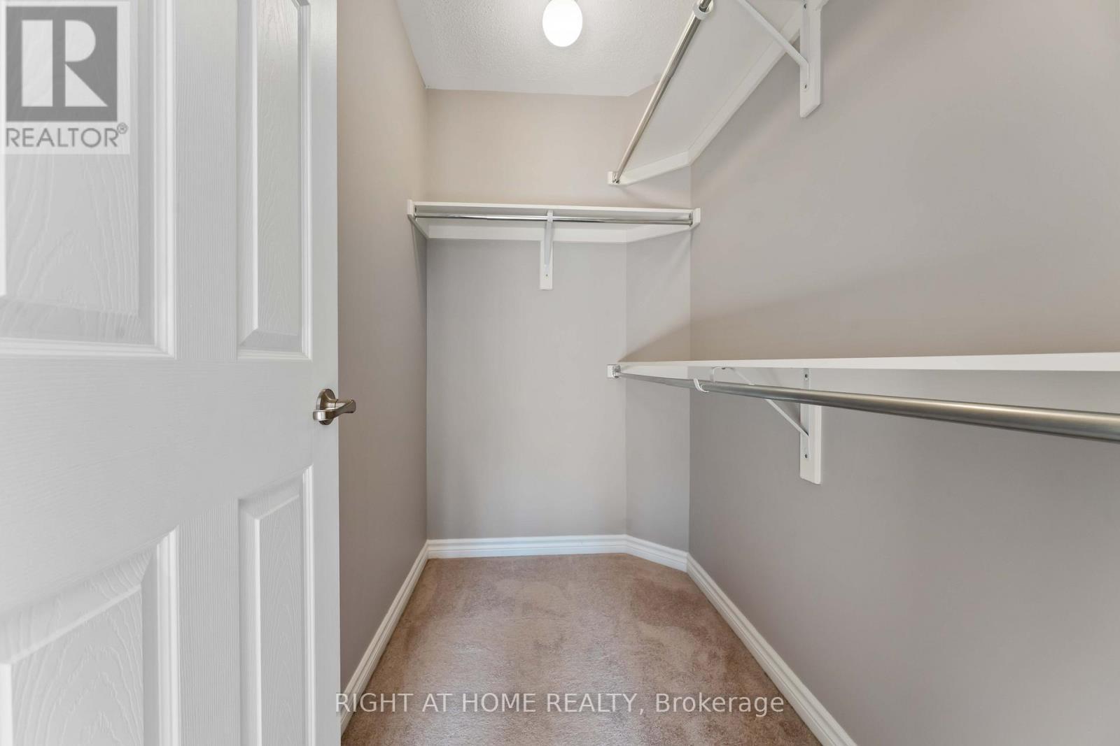 113 Maestro Avenue, Ottawa, ON - Indoor With Storage