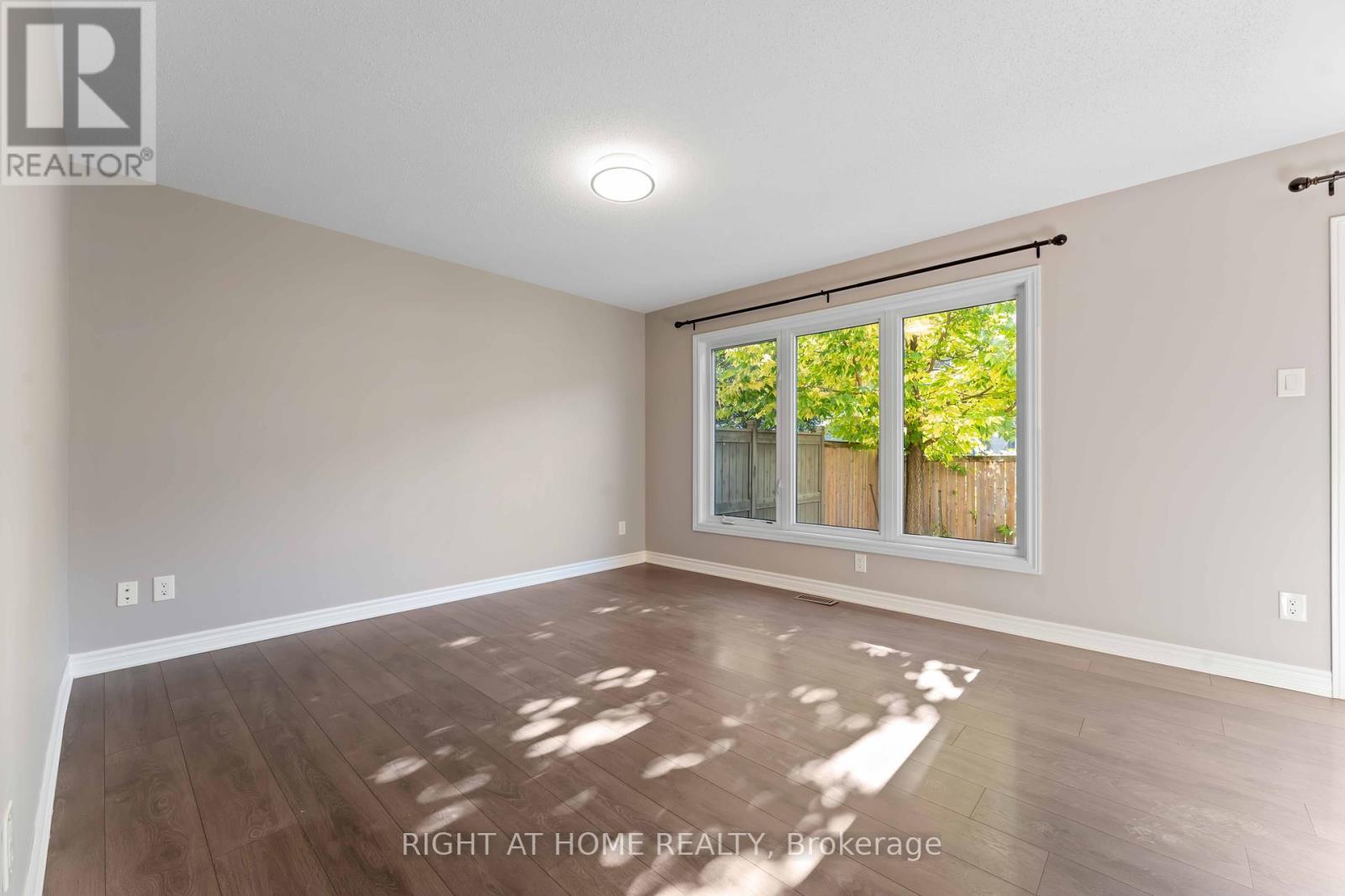 113 Maestro Avenue, Ottawa, ON - Indoor Photo Showing Other Room