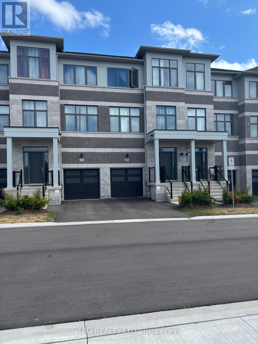 775 Chinook Path, Oshawa (Donevan), ON - Outdoor With Facade