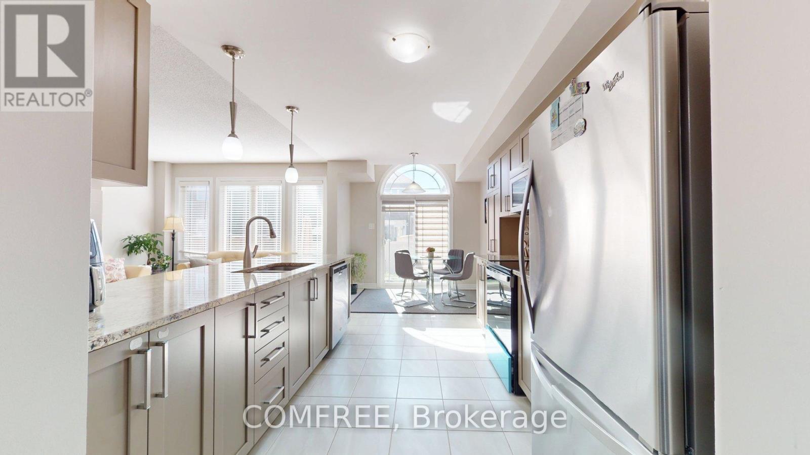 433 Barrick Hill Road, Ottawa, ON - Indoor Photo Showing Kitchen With Upgraded Kitchen