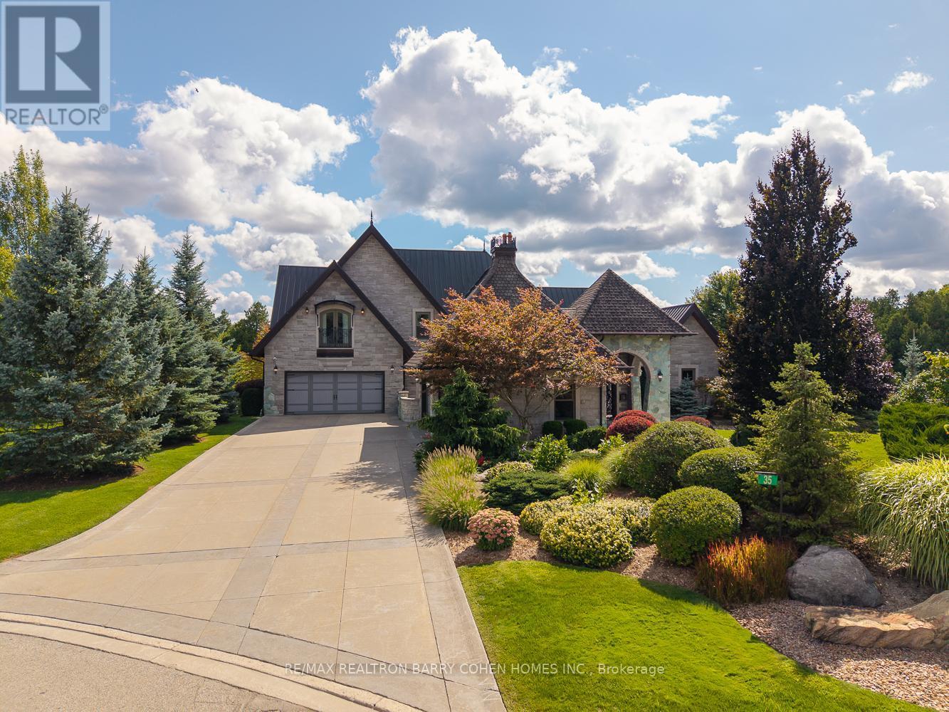 35 Daymond Drive, Puslinch, ON - Outdoor With Facade