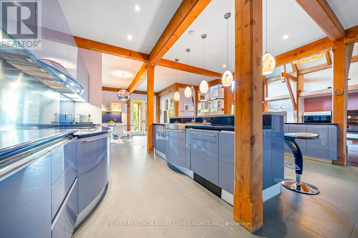 35 Daymond Drive, Puslinch, ON - Indoor Photo Showing Kitchen