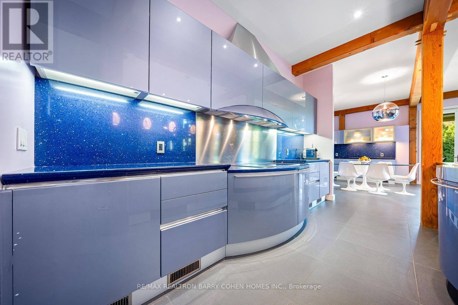 35 Daymond Drive, Puslinch, ON - Indoor Photo Showing Kitchen