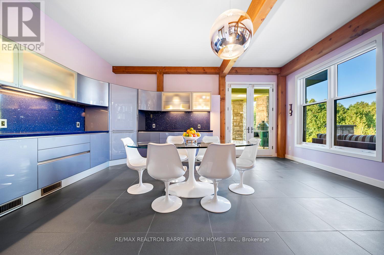 35 Daymond Drive, Puslinch, ON - Indoor Photo Showing Dining Room