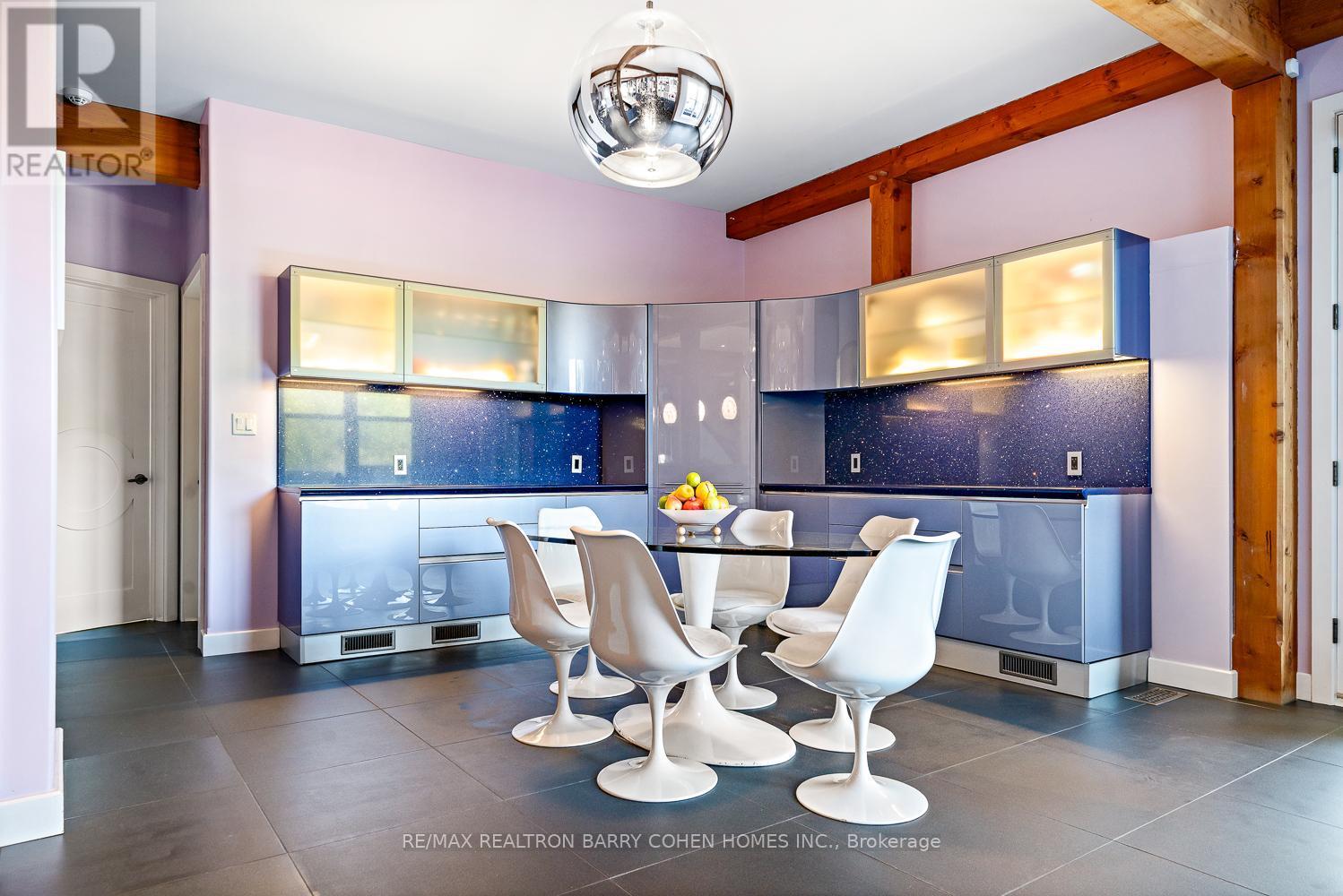 35 Daymond Drive, Puslinch, ON - Indoor Photo Showing Dining Room