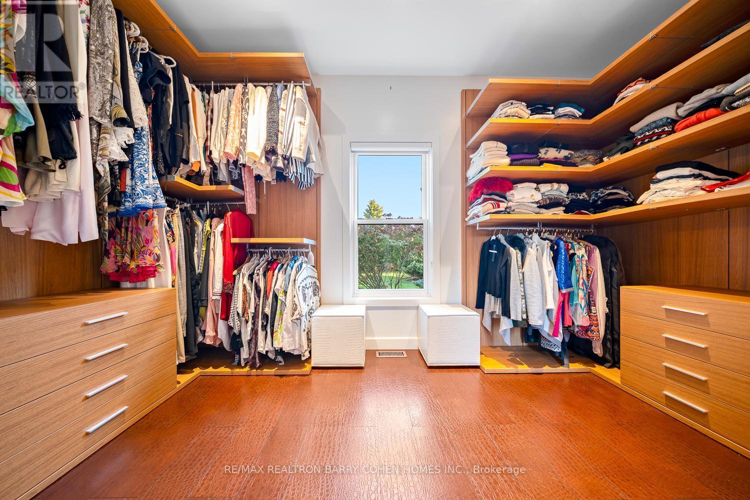 35 Daymond Drive, Puslinch, ON - Indoor With Storage