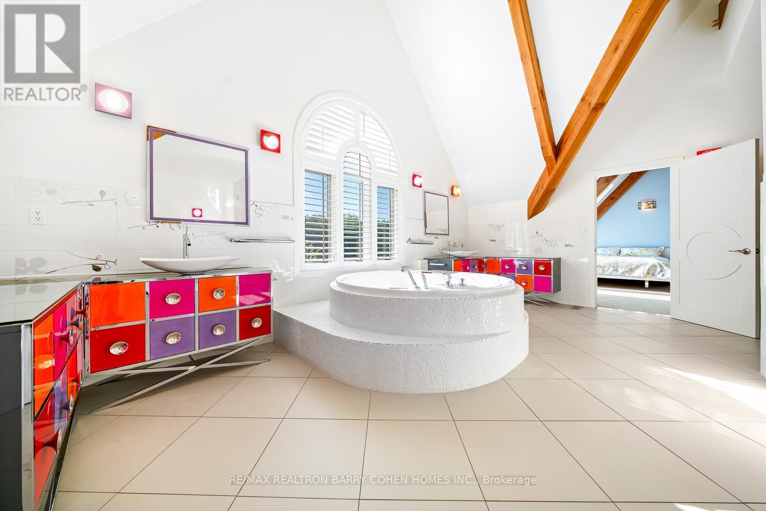 35 Daymond Drive, Puslinch, ON - Indoor Photo Showing Bathroom