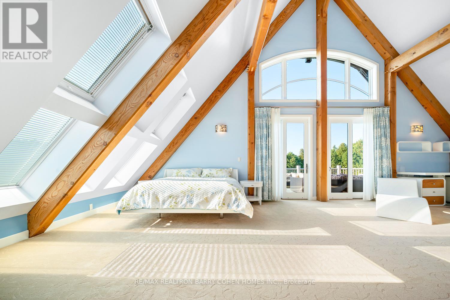 35 Daymond Drive, Puslinch, ON - Indoor Photo Showing Other Room