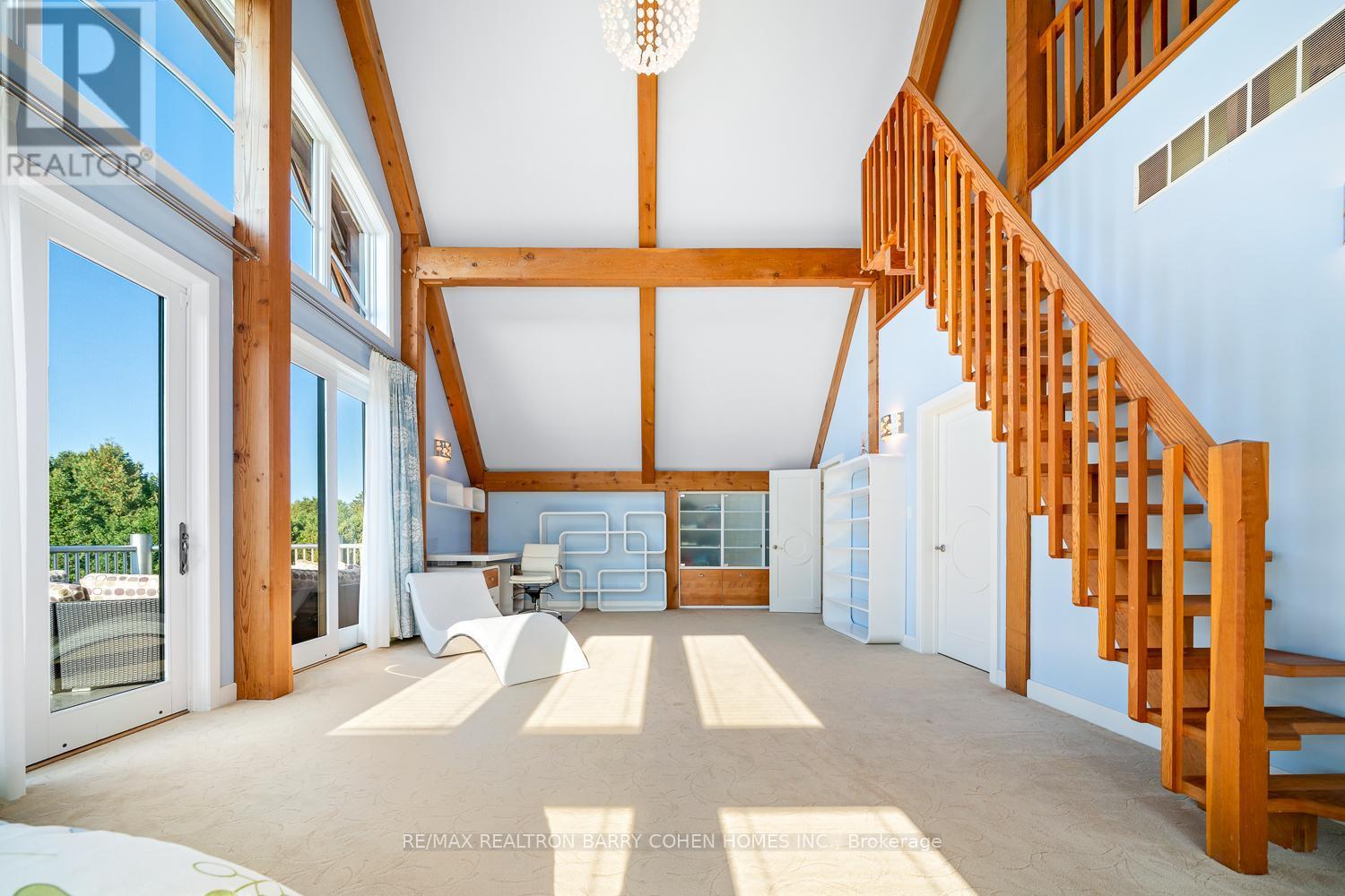 35 Daymond Drive, Puslinch, ON - Indoor Photo Showing Other Room