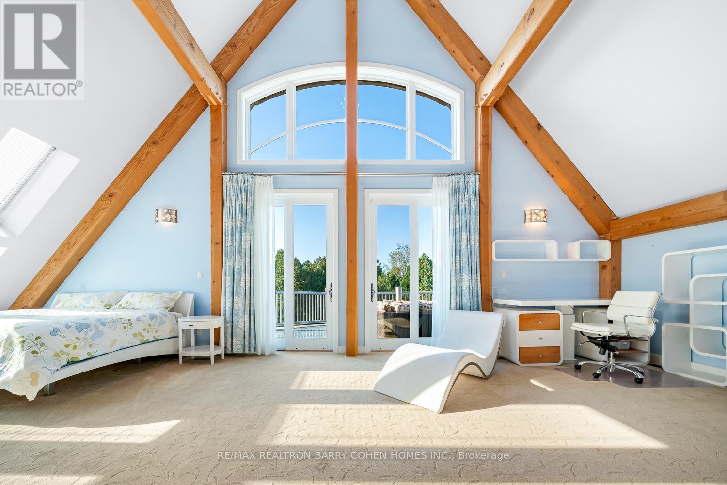 35 Daymond Drive, Puslinch, ON - Indoor Photo Showing Bedroom