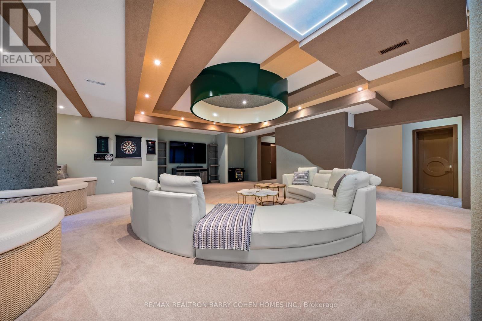 35 Daymond Drive, Puslinch, ON - Indoor Photo Showing Other Room