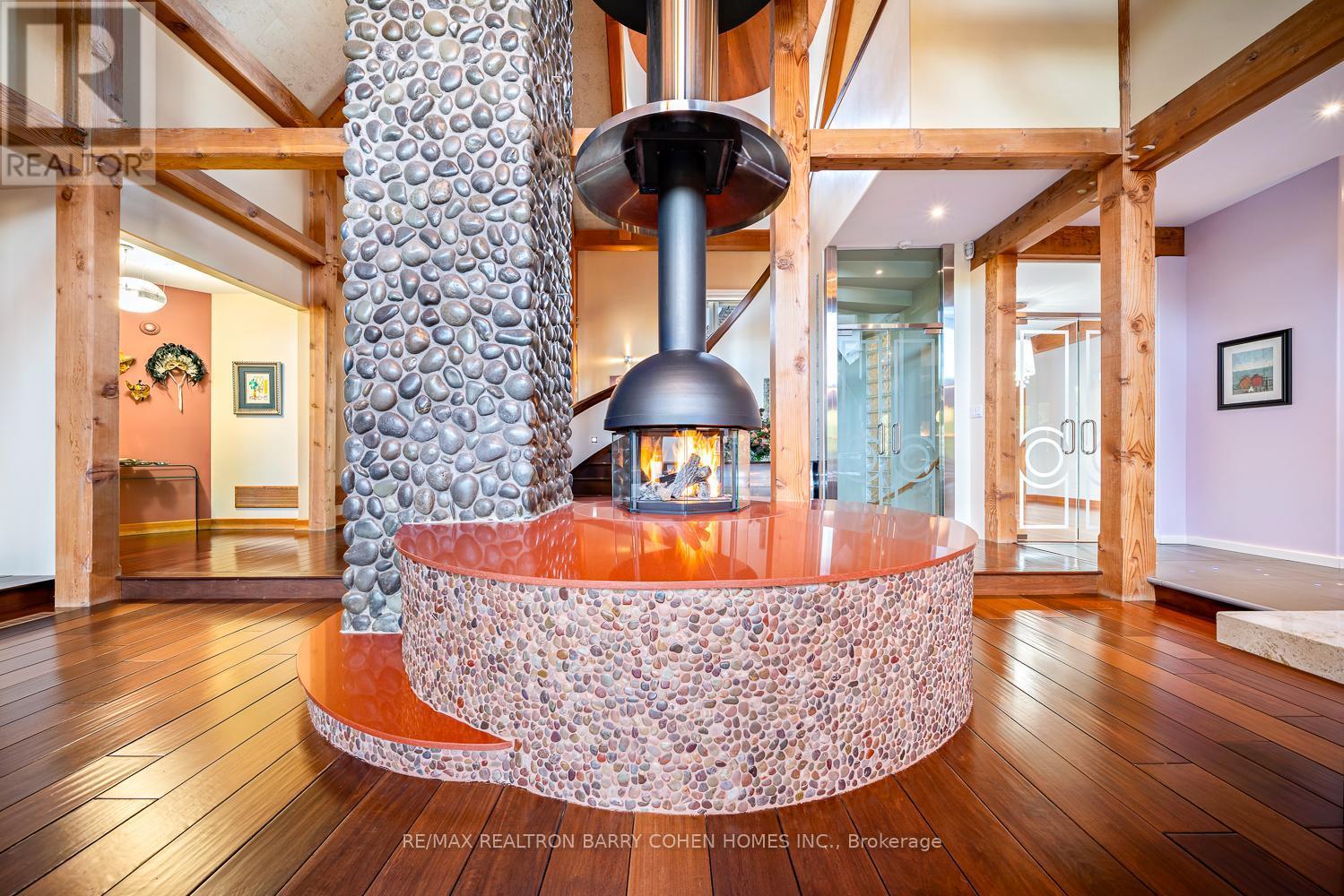 35 Daymond Drive, Puslinch, ON - Indoor With Fireplace