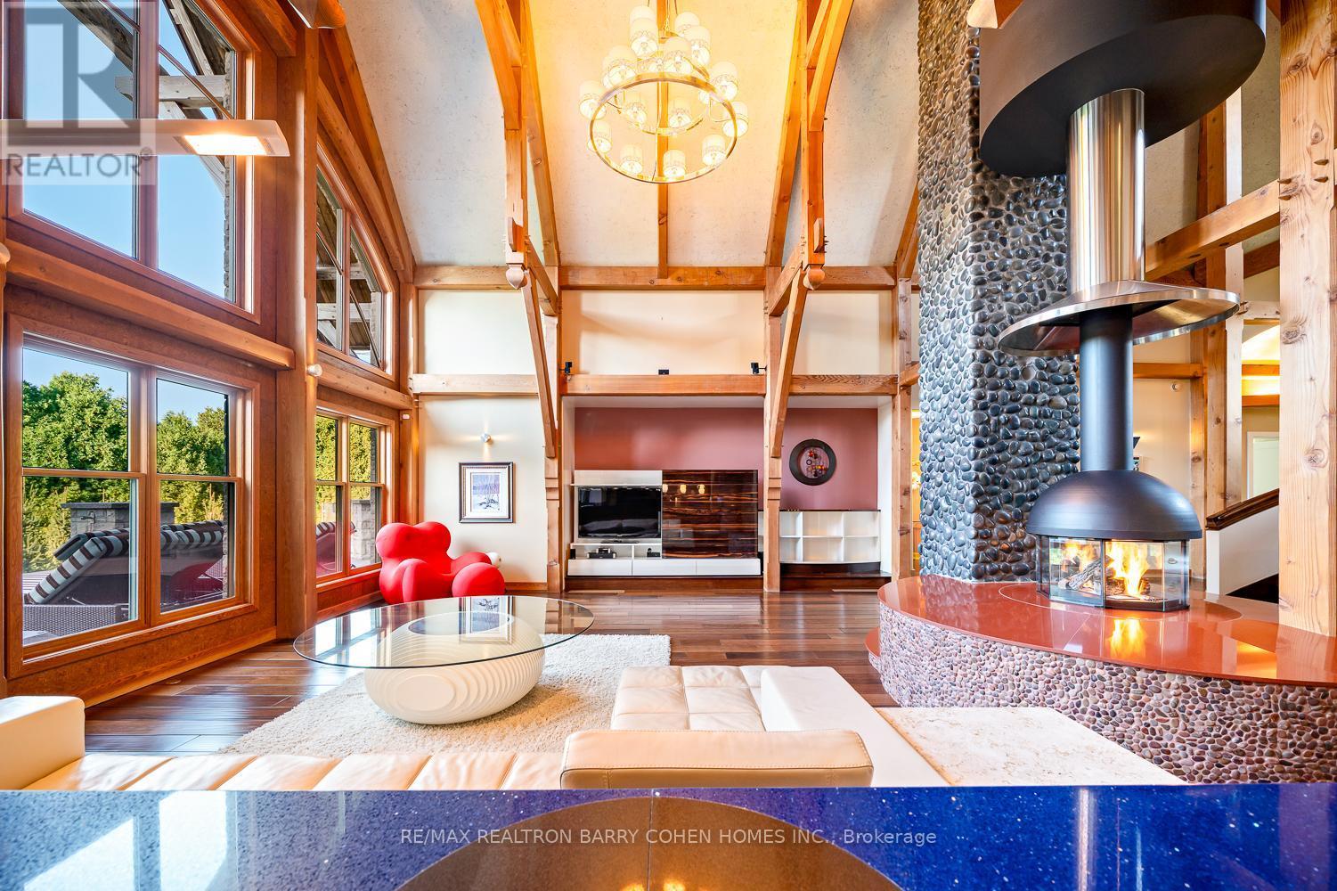 35 Daymond Drive, Puslinch, ON - Indoor With Fireplace