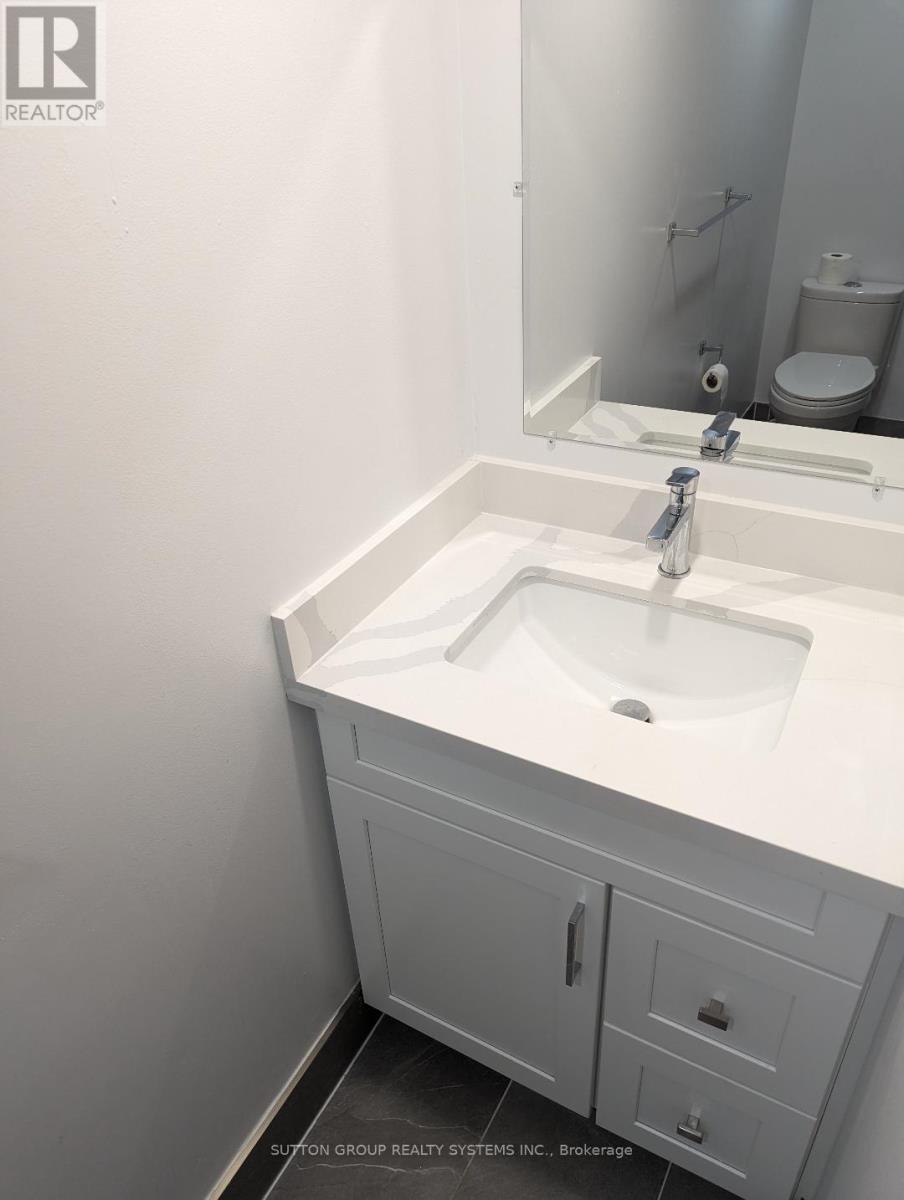 6005 Tenth Line W, Mississauga, ON