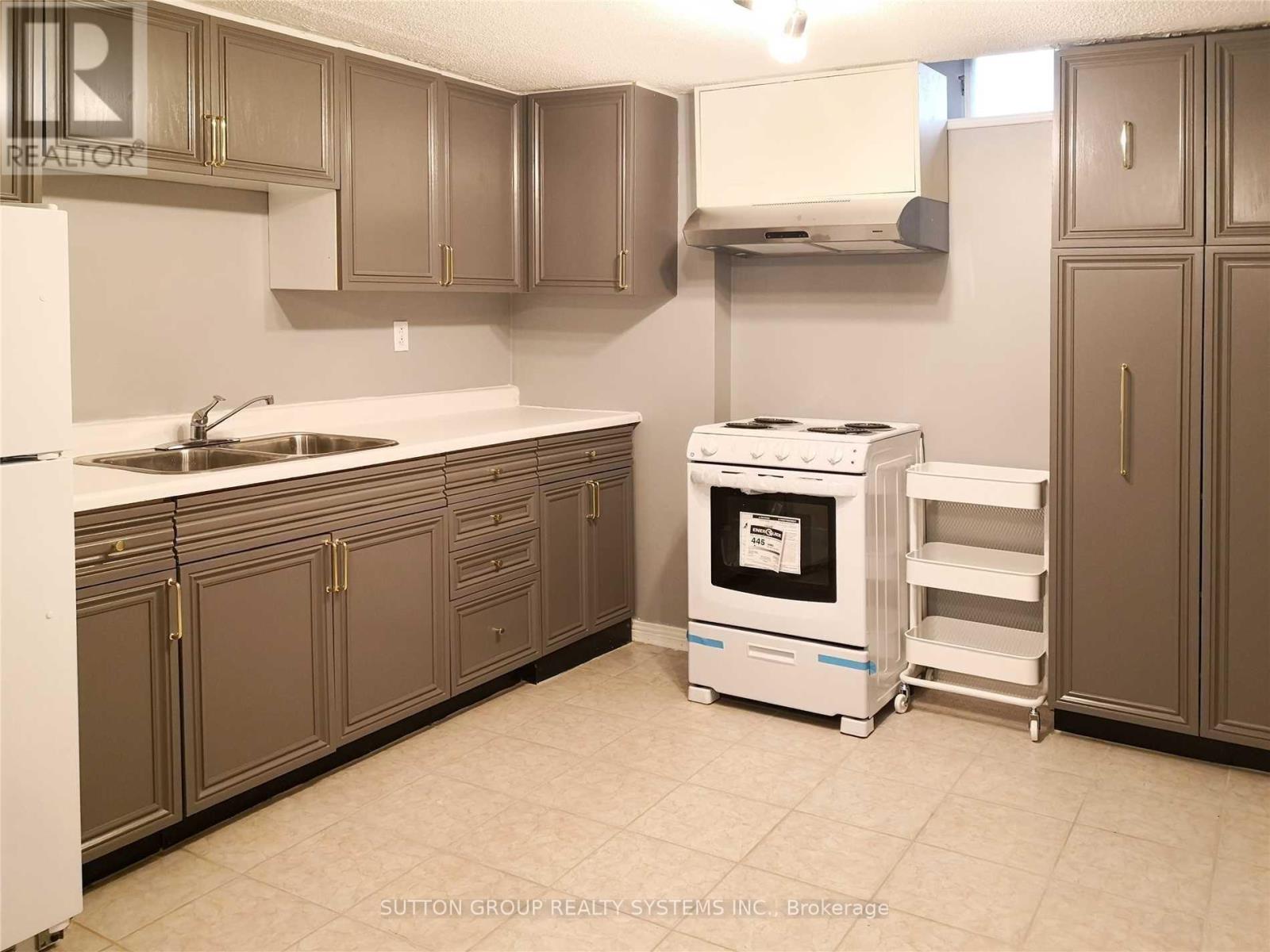 6005 Tenth Line W, Mississauga, ON