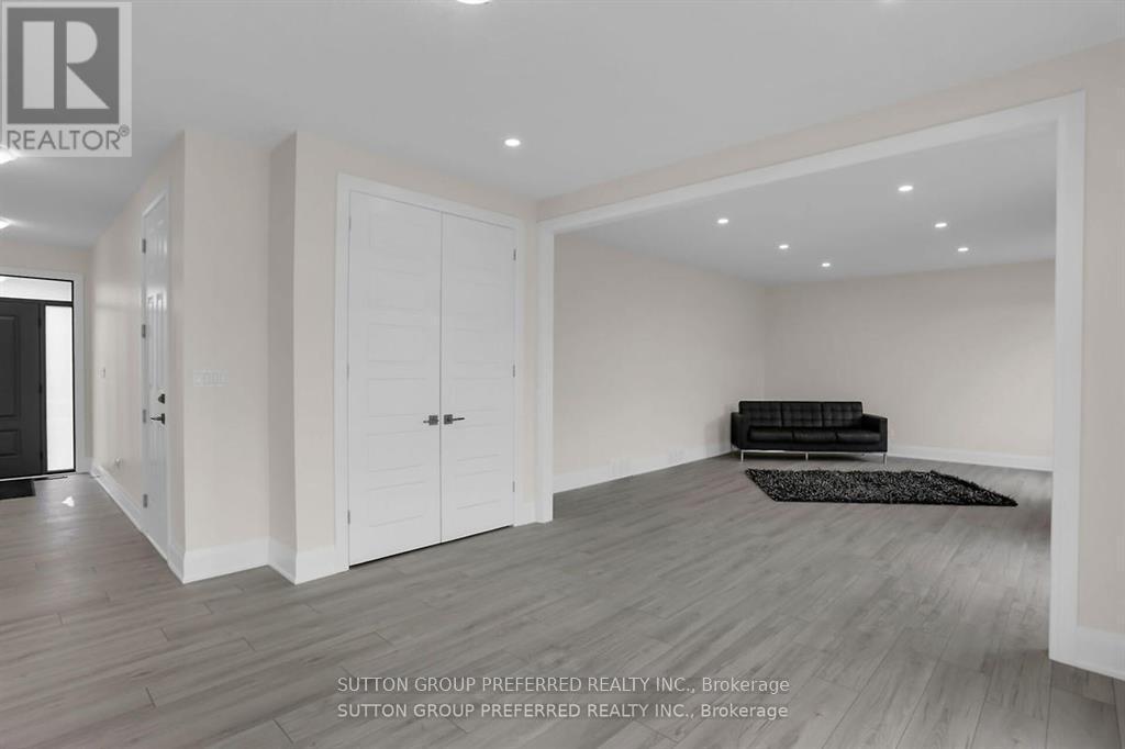 2 Bouw Place, Dutton/Dunwich, ON - Indoor Photo Showing Other Room