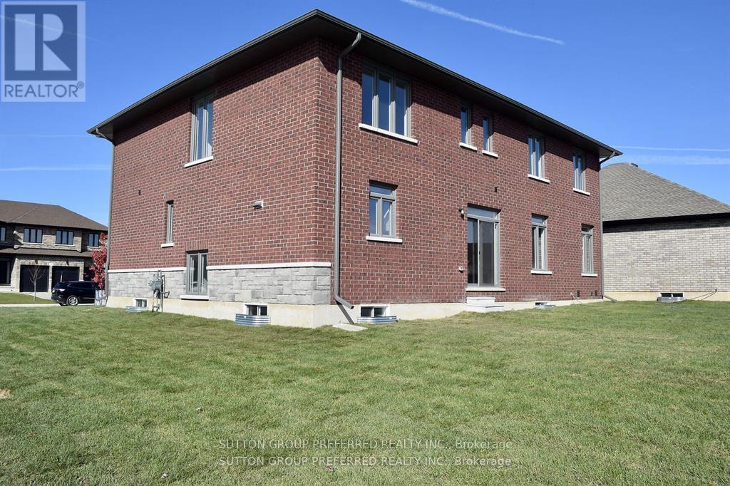 2 Bouw Place, Dutton/Dunwich, ON - Outdoor With Exterior