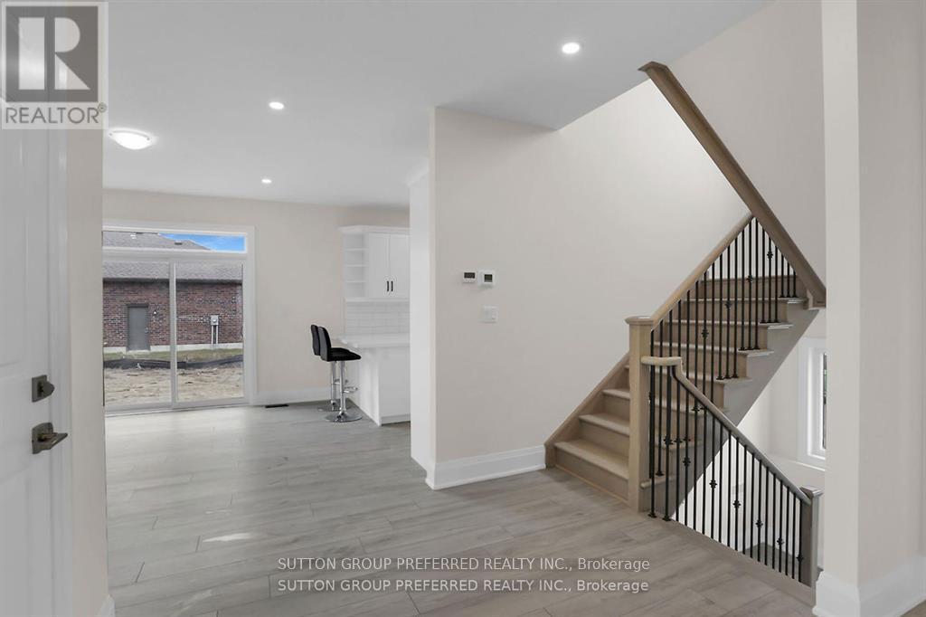 2 Bouw Place, Dutton/Dunwich, ON - Indoor Photo Showing Other Room