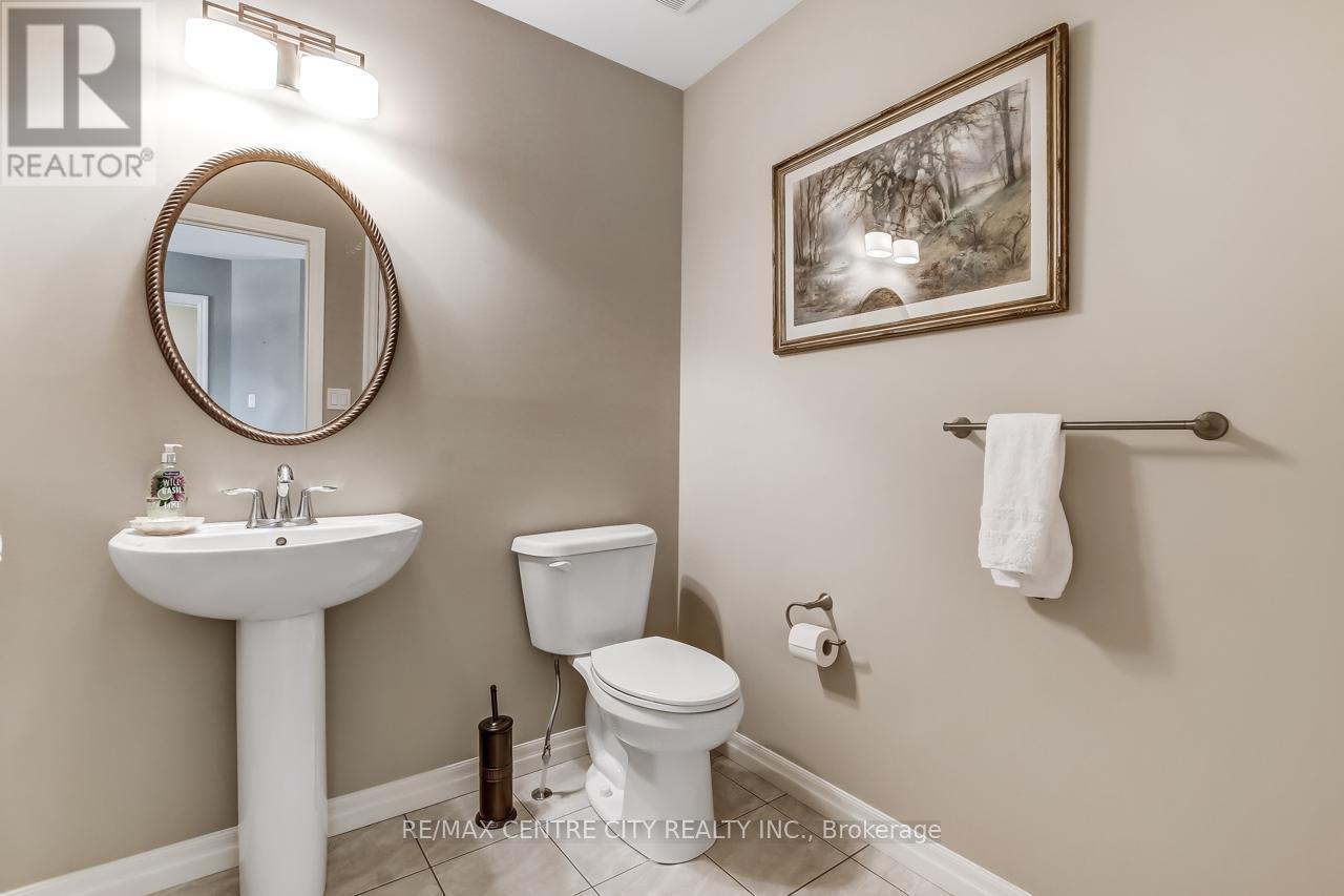 8 - 234 Peach Tree Boulevard, St. Thomas, ON - Indoor Photo Showing Bathroom