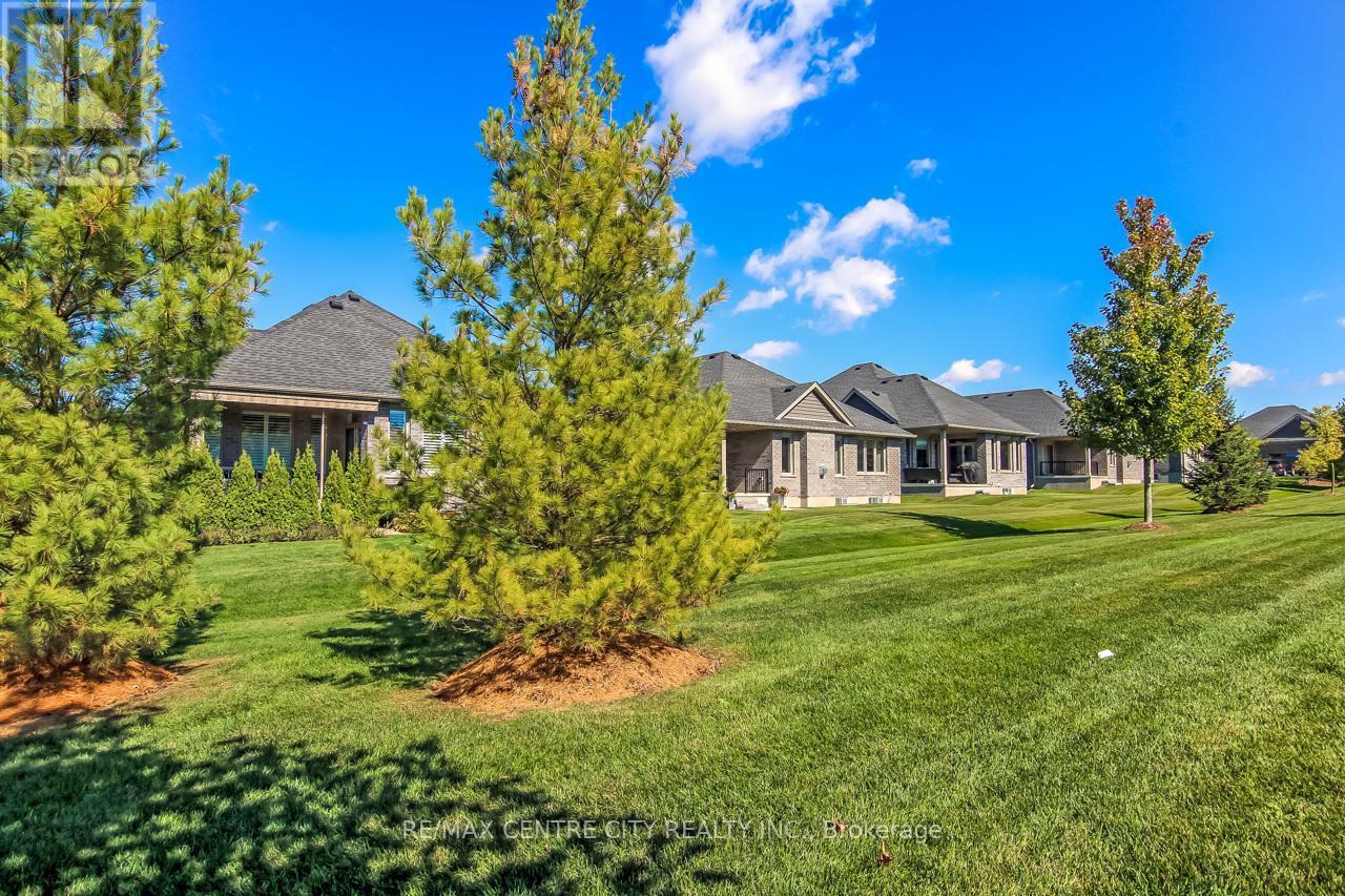 8 - 234 Peach Tree Boulevard, St. Thomas, ON - Outdoor