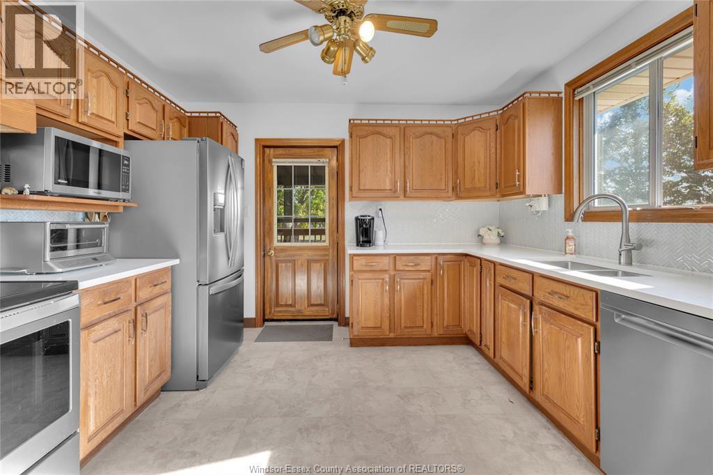 2395 Youngstown Street, Windsor, ON - Indoor Photo Showing Kitchen With Double Sink