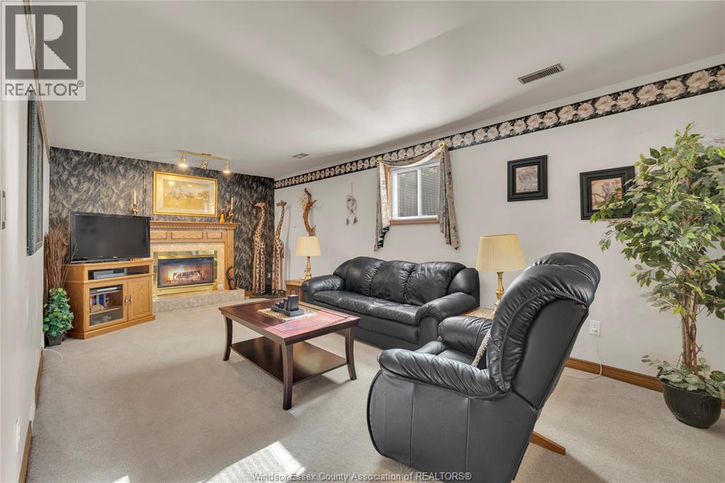 2395 Youngstown Street, Windsor, ON - Indoor With Fireplace