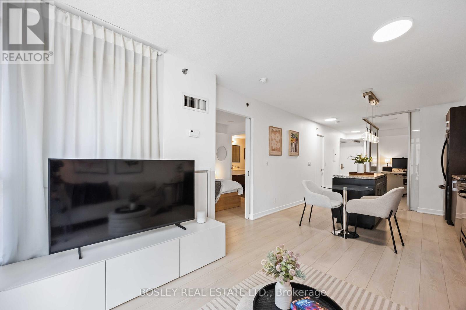 512 - 21 Nelson Street, Toronto, ON - Indoor Photo Showing Other Room