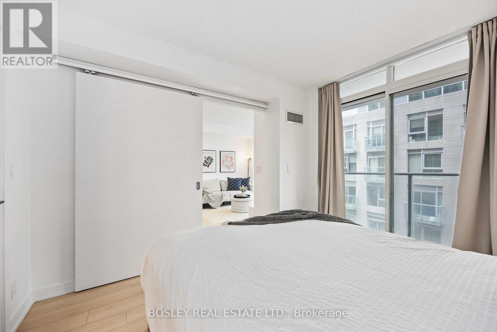 512 - 21 Nelson Street, Toronto, ON - Indoor Photo Showing Bedroom