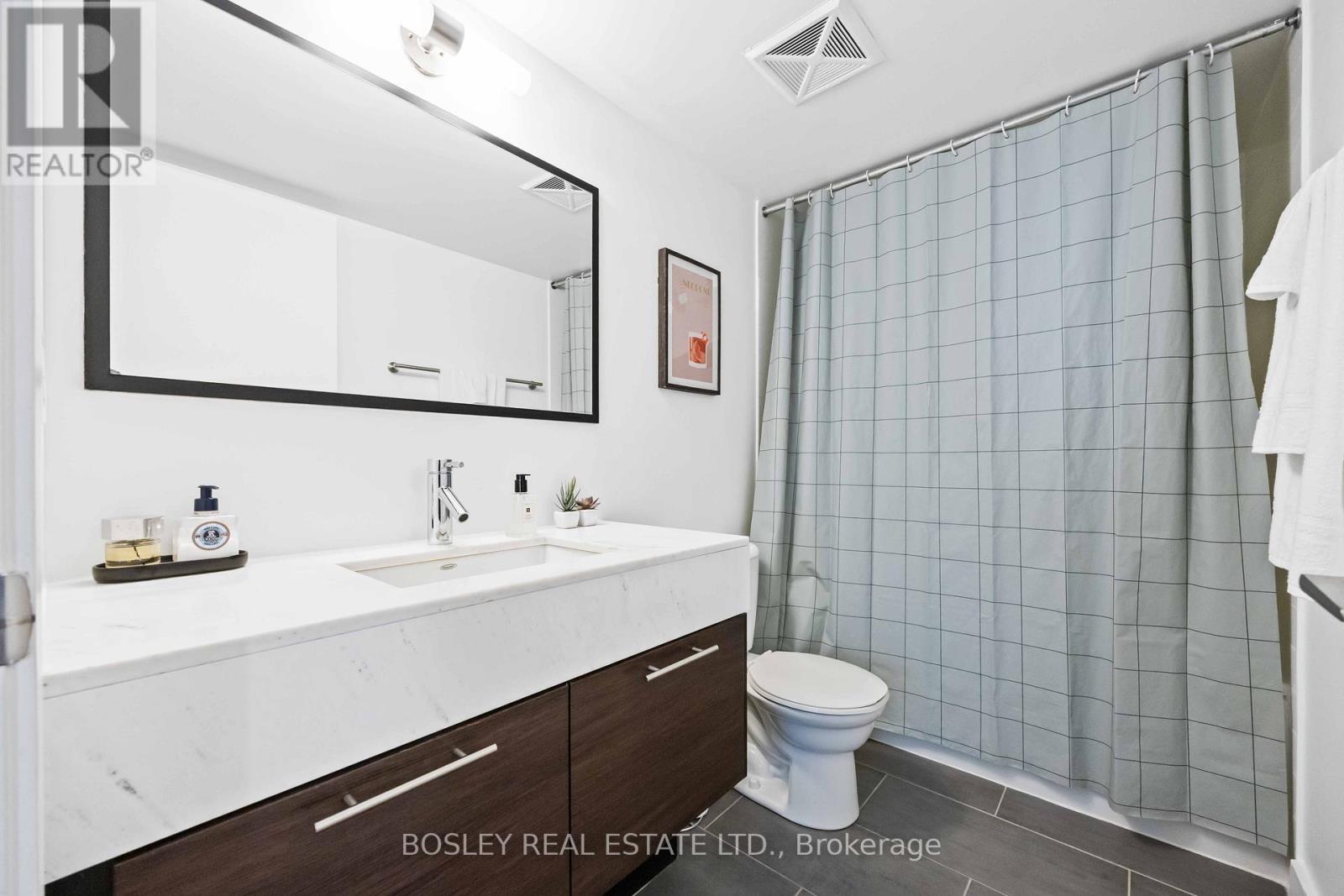 512 - 21 Nelson Street, Toronto, ON - Indoor Photo Showing Bathroom