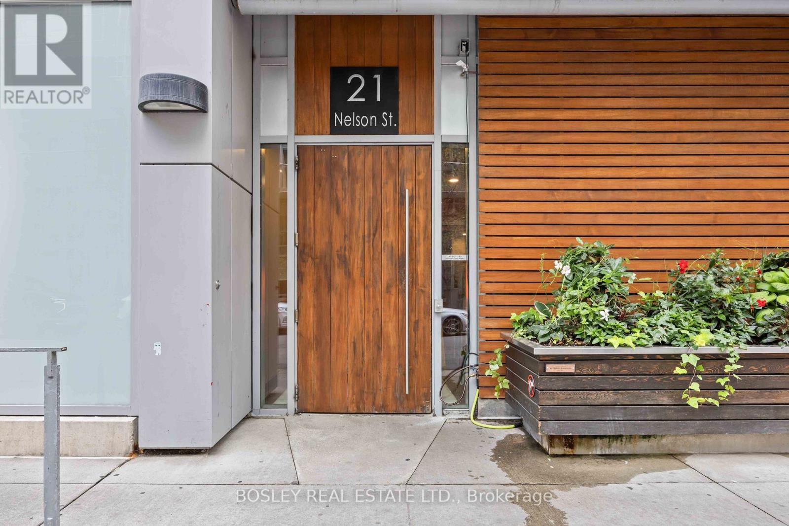 512 - 21 Nelson Street, Toronto, ON - Outdoor With Exterior