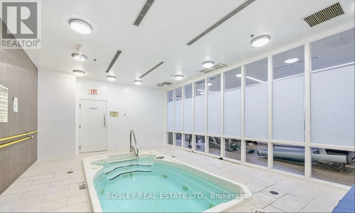 512 - 21 Nelson Street, Toronto, ON - Indoor Photo Showing Other Room With In Ground Pool