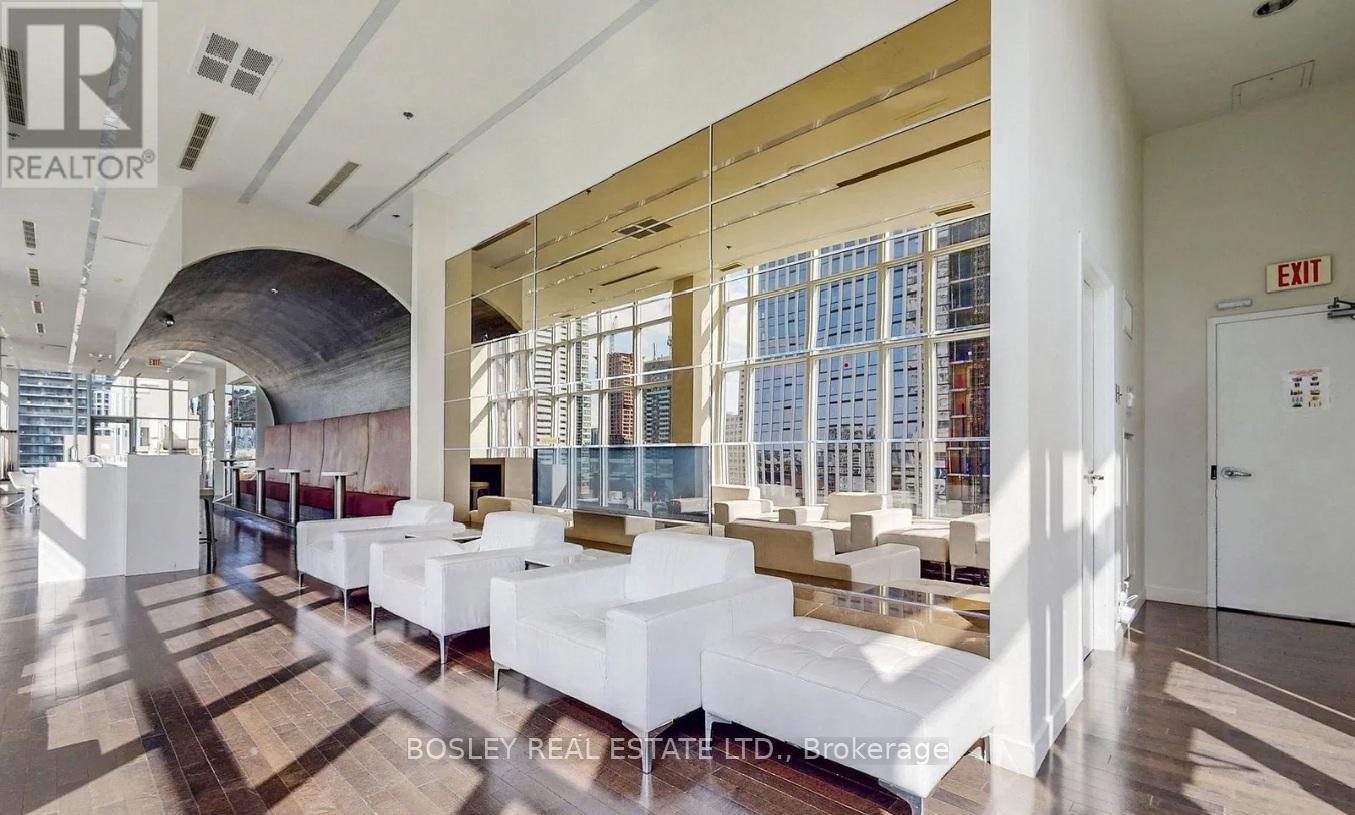 512 - 21 Nelson Street, Toronto, ON - Photo Showing Other Room