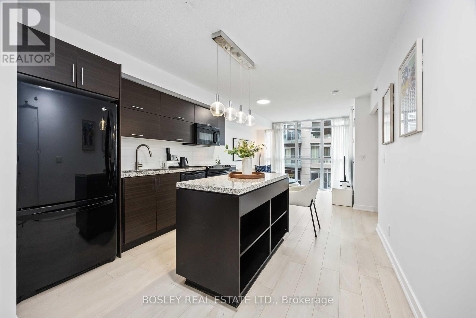 512 - 21 Nelson Street, Toronto, ON - Indoor Photo Showing Kitchen With Upgraded Kitchen