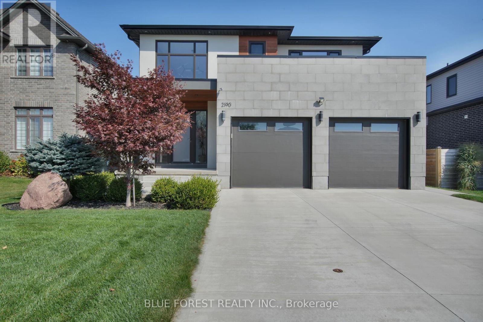 2190 Bakervilla Street, London South (South V), ON - Outdoor With Facade