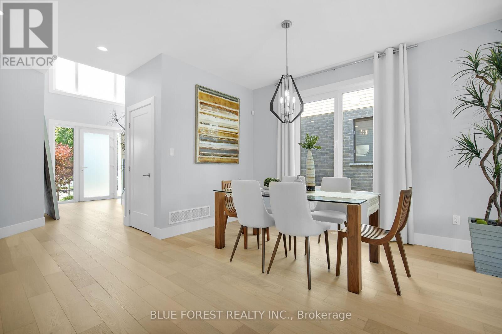 2190 Bakervilla Street, London South (South V), ON - Indoor Photo Showing Dining Room