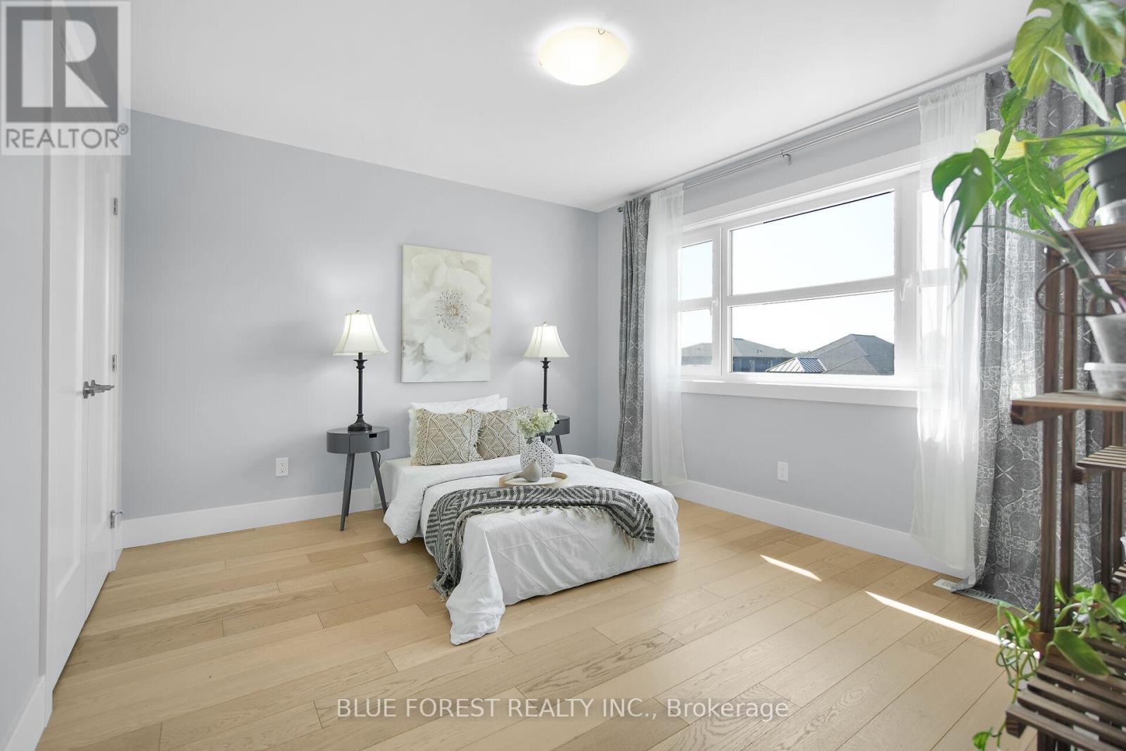 2190 Bakervilla Street, London South (South V), ON - Indoor Photo Showing Bedroom