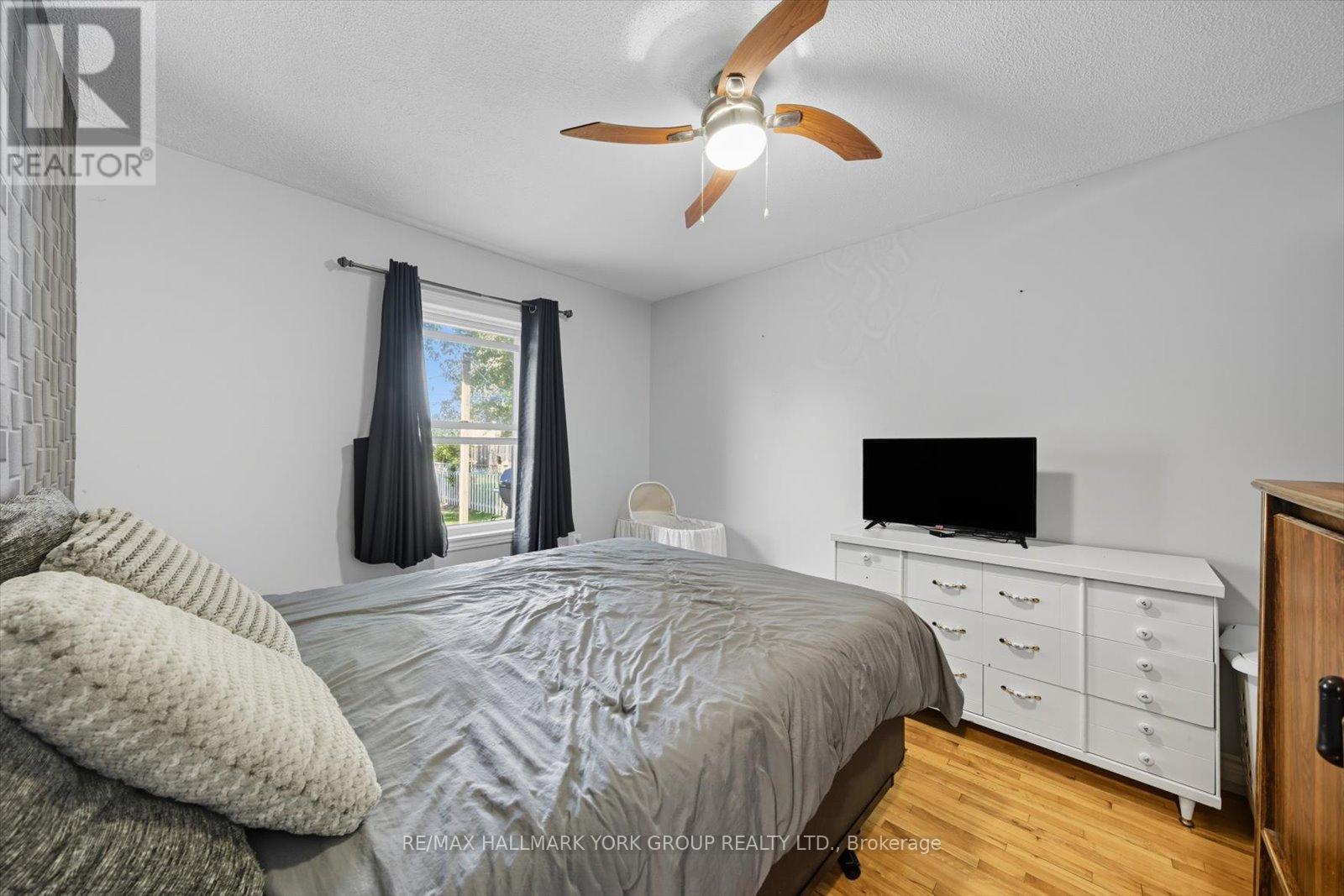 24 Churchill Crescent, Kawartha Lakes, ON - Indoor Photo Showing Bedroom