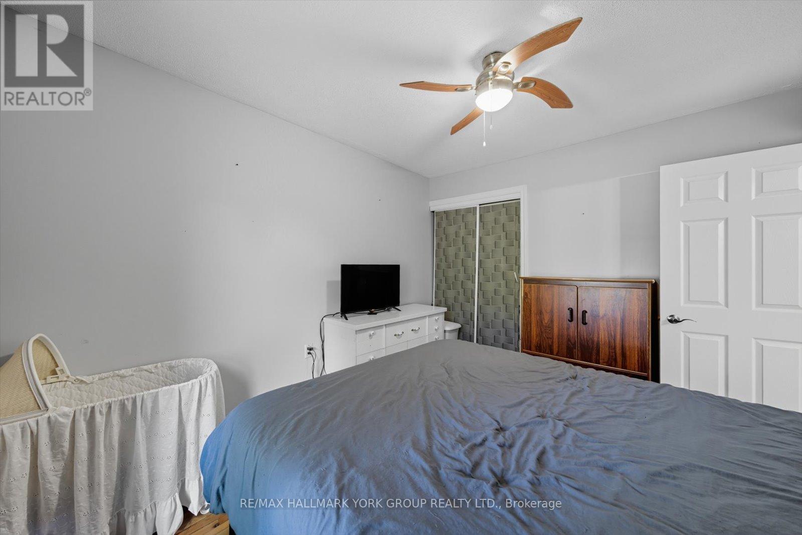 24 Churchill Crescent, Kawartha Lakes, ON - Indoor Photo Showing Bedroom